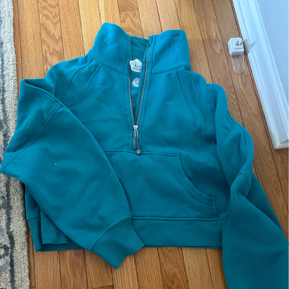 LULU LEMON cropped scuba hoodie